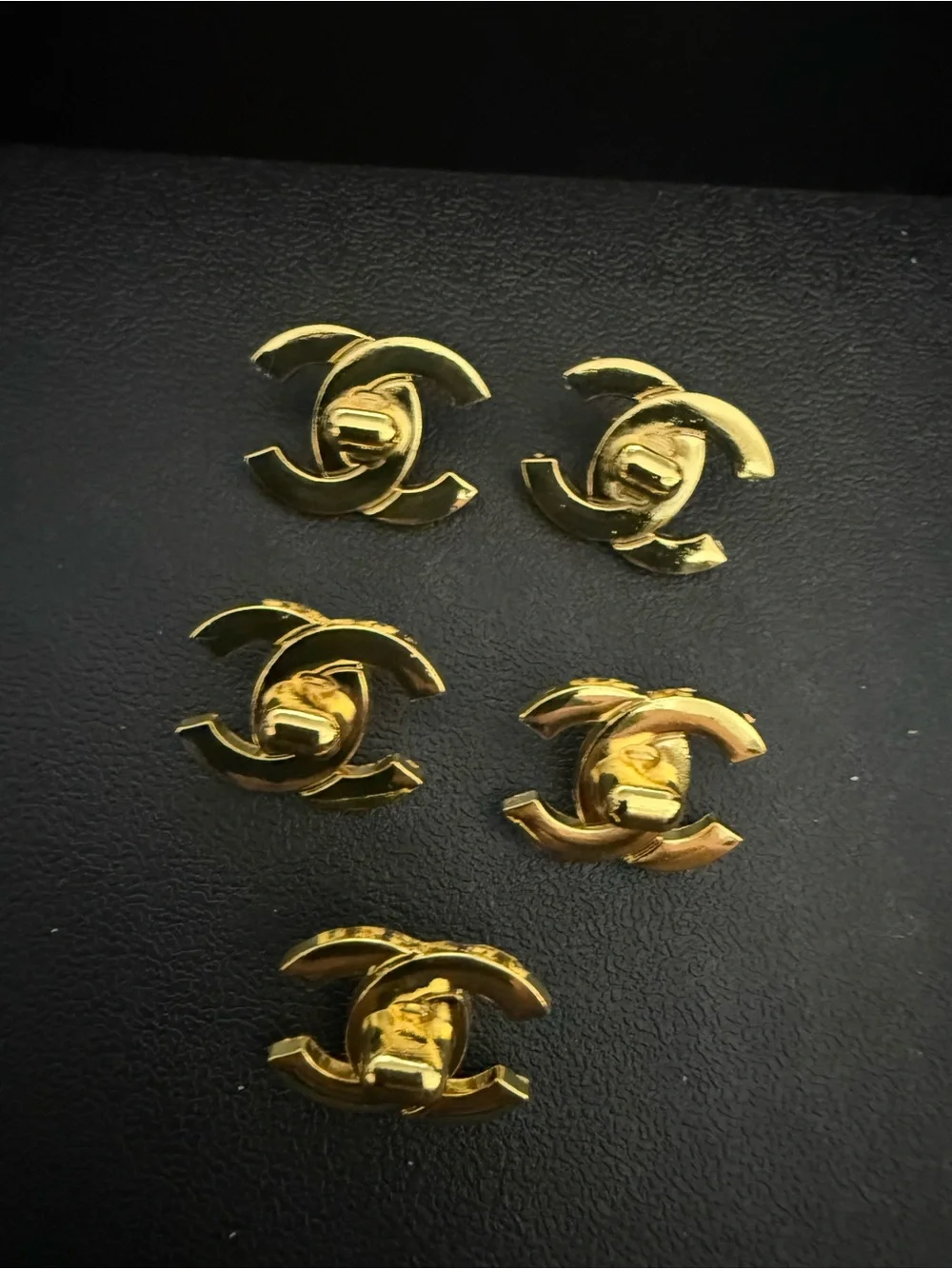 Preloved set of 5 Chanel buttons